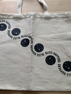 BLISS & MISCHIEF TOTE /VINTAGE /BLISS HAPPENS